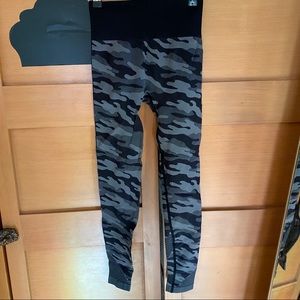 Camo leggings